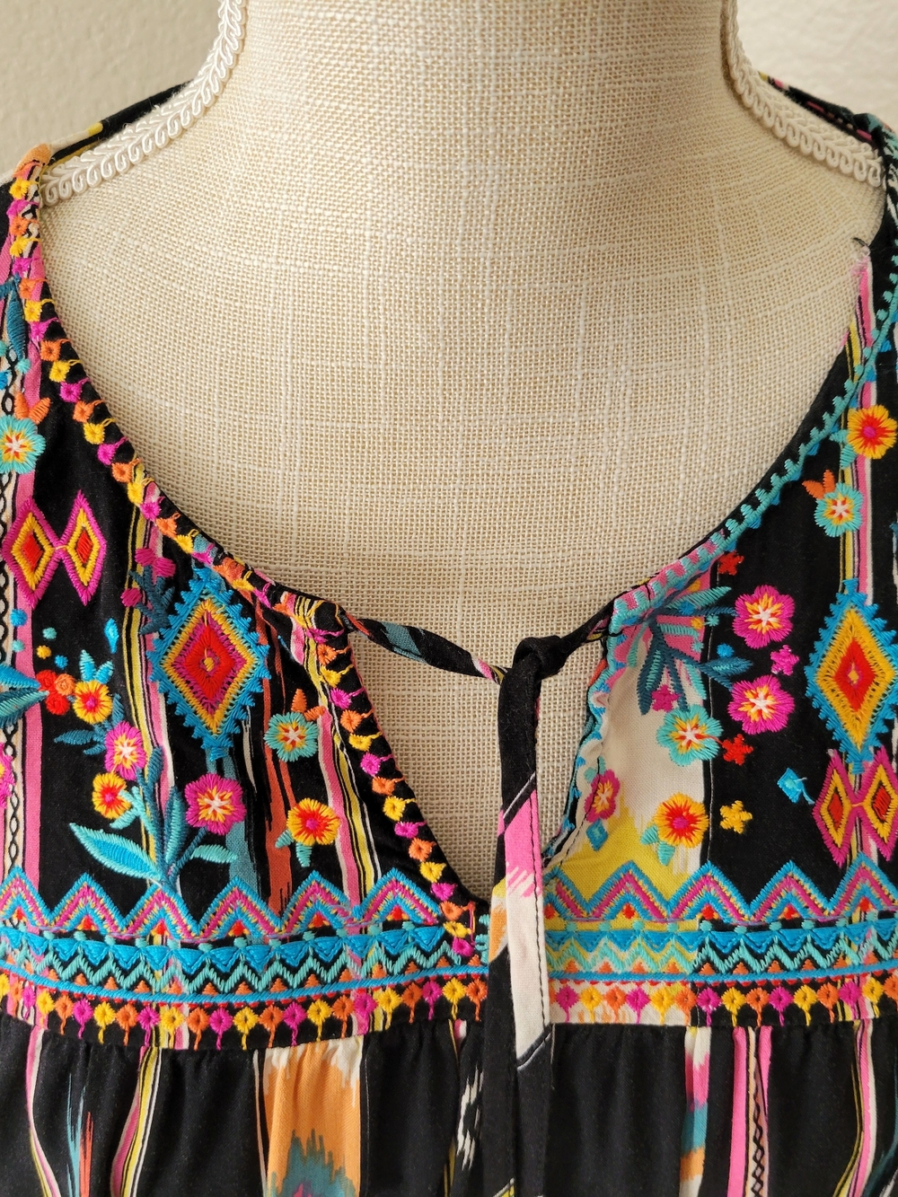 Savanna Jane Embroidered Boho Tunic Blouse Black Multi Color Medium - Picture 3 of 10